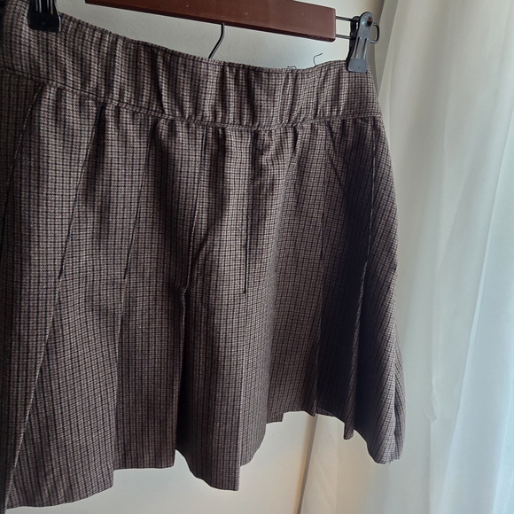Abercrombie & Fitch Plaid Pleated Skirt – Size M – Preppy Fall Vibes - Picture 11 of 11